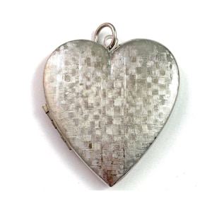 Heart Locket, Locket, Vintage Locket, Heart Locket Pendant, Vintage Jewelry, Heart Locket Charm, Large Locket, silver tone metal locket