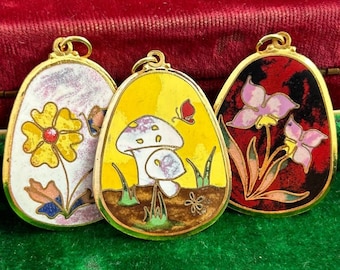 Vintage Jewelry Pendants For Women Cloisonne Enamel Jewelry Vintage Charms Flower Pendant Mushroom Necklace Pendant Gold Tone Metal Charm