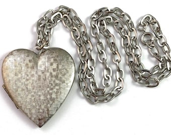Locket Necklace Vintage Jewelry For Women Heart Locket Necklaces For Women Vintage Locket Pendant Silver Tone Metal Necklace Gifts For Her