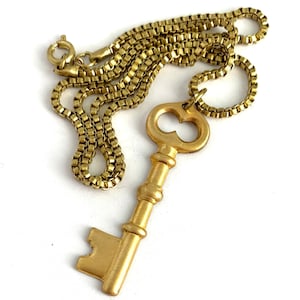 Vintage Charm Necklace Victorian Style Skeleton Key Pendant Vintage Jewelry Brass Chain Romantic Gift Steampunk Necklace Gift For Women