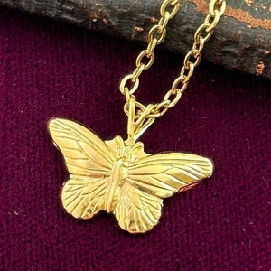 Dainty Butterfly Pendant Necklace Gift For Women Vintage Butterfly Pendant Gold Tone Metal Jewelry Gifts For Her Vintage Butterfly Gift