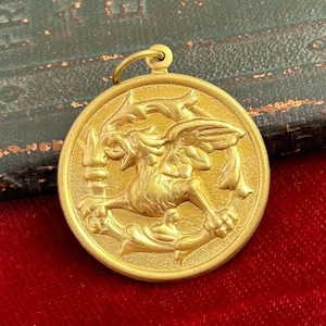 Vintage Jewelry Charm Medallion Pendant Griffin Heraldic Necklace Pendants For Women Vintage Charms Heraldic Jewelry Brass Gifts For Women