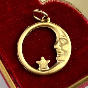 Vintage Charm, crescent moon Charm, vintage Charm, Vintage Pendant, Vintage Jewelry, moon with star Charm, moon Jewelry, gold tone
