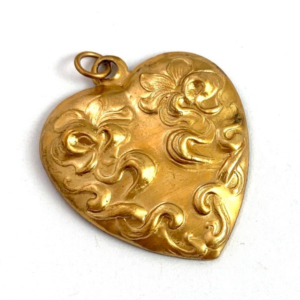 Vintage heart charm, Victorian style charm, Vintage Jewelry, Vintage Charms, Vintage Brass Stamping Charm, Vintage Pendants