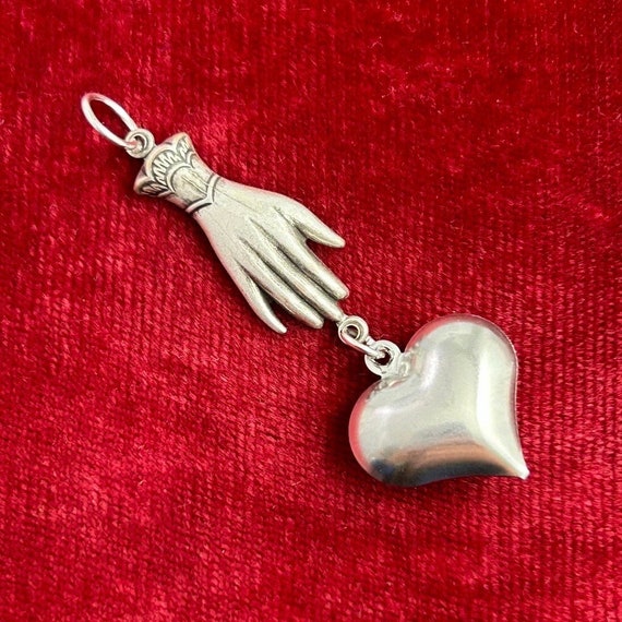 Heart Jewelry Heart Pendants For Women Necklace Pendant Puffy Heart Charm Silver Tone Metal Victorian Hand Pendant Gifts For Her Love Theme