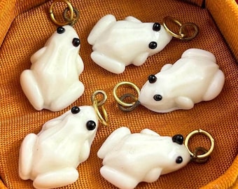 Vintage Frog Charm Necklace Pendant Glass Frog Charm Vintage Jewelry Gifts For Her Gift For Friend Frog Gift Qty: 1 Pendant White Glass