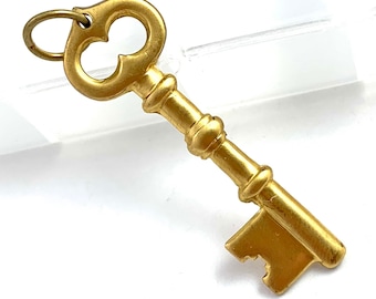 Dije de llave maestra vintage, dije vintage, colgante vintage, dije de latón con estampado metálico, dijes de latón vintage, joyería vintage