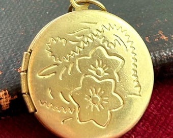 Vintage Brass Locket Charm, Necklace Pendant: Etched Floral Round Circle
