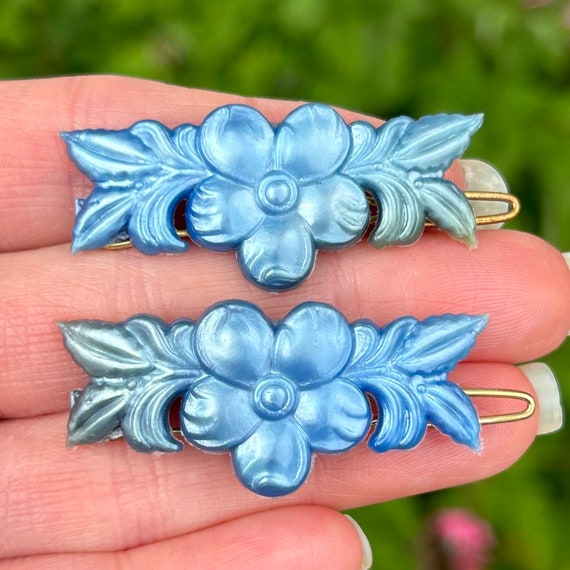 Vintage Barrette, Barrette Pair, Flower Hair Acces