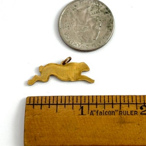 Rabbit Charm, Running Rabbit Charm, Brass Charm, Vintage Jewelry, Vintage Charm, Vintage Brass Charm, Animal Charm, Rabbit Jewelry imagen 8