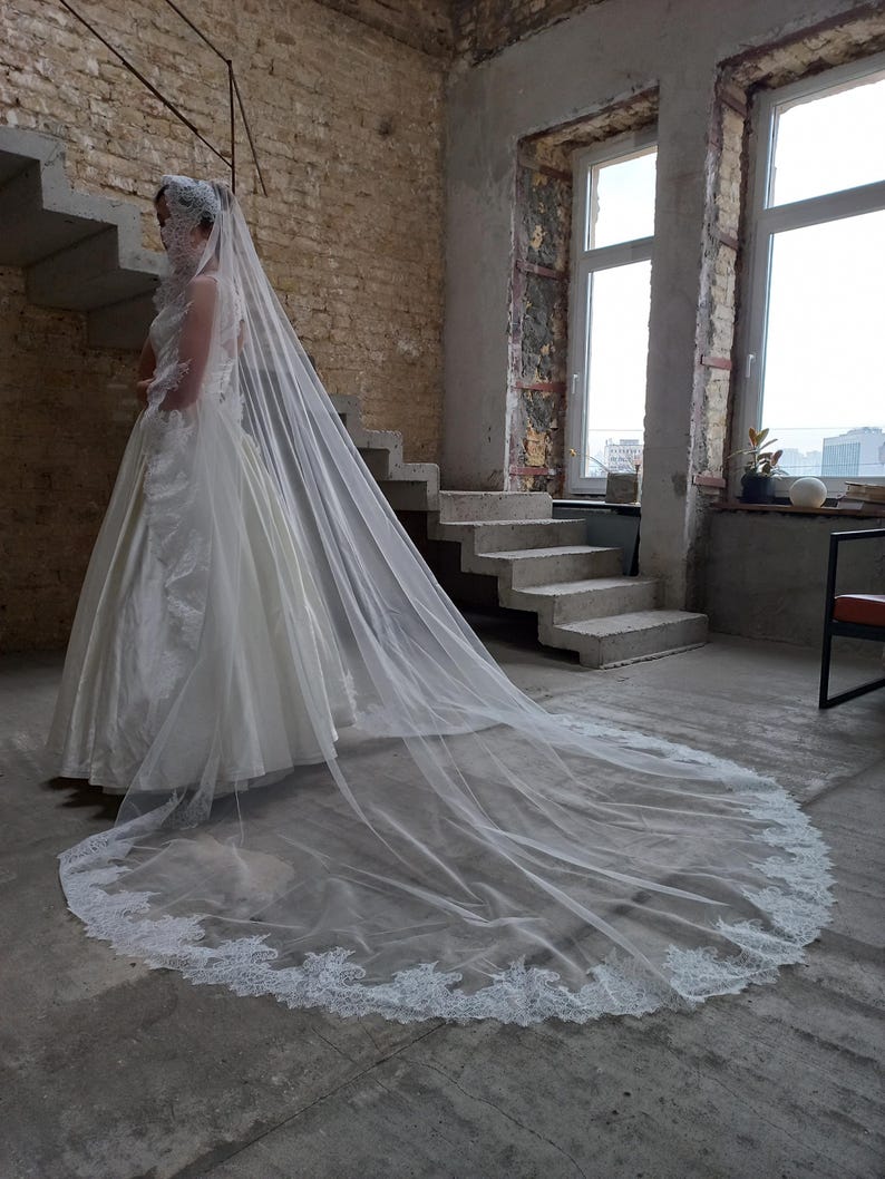 Сathedral veil lace veil trim Wedding veil chantilly lace veil Spanish veil lace trim veil floor length veil Wide mantilla veil lace trim image 3