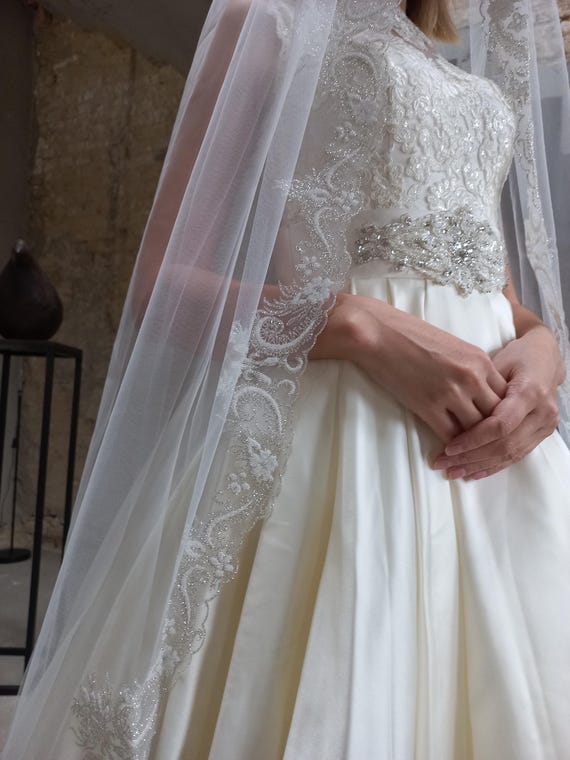 Lace Wedding Veil Ivory Mantilla Veil With Lace Trim  display picture 2