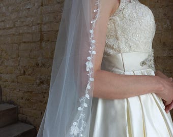 Cathedral veil with floral veil trim Wedding veil with flower in floor length veil Bridal veil with beaded edge Veil ivory lace beaded veil