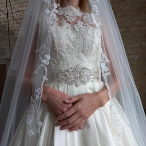 3d Floral veil with flower trim Flowers veil beaded 3d flower veil with sequins Floral wedding veil ivory Veil flower lace veil chapel