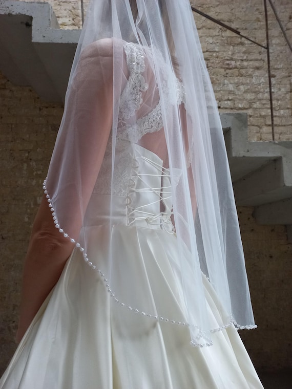 Pearl Wedding Veil Short Veil With Pearl Trim Edge Classic  display picture 3