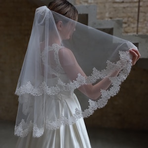 Blusher veil short mantilla veil Lace veil lace trim veil Mantilla veil chantilly lace veil Two tier veil veil with blusher ivory short veil