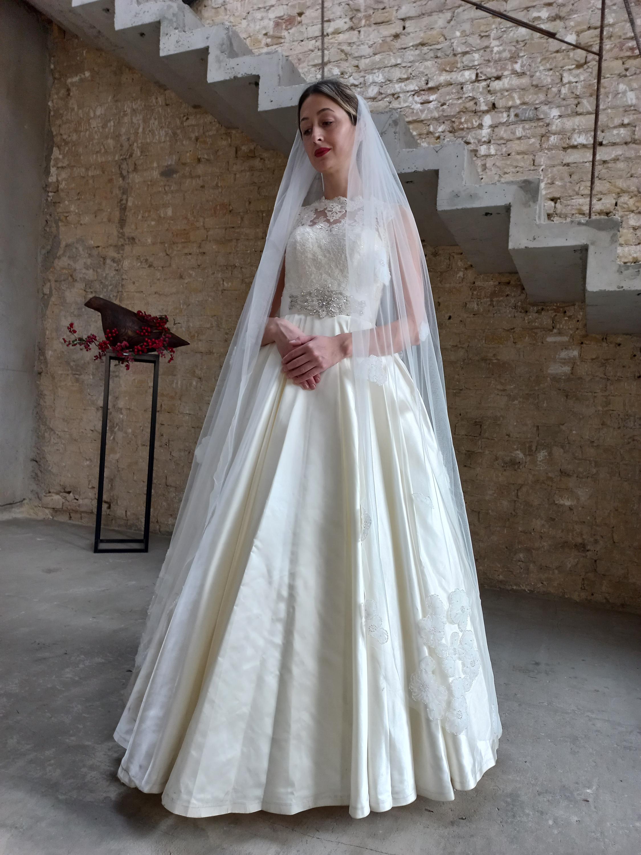 Floral Pearl Veil 3d Floral Veil With Applique and Pearls 