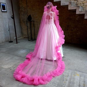 Volumetric pink wedding veil with ruffles Pink ruffle veil with frill edge veil Fluffy veil pink ruffle veil Long ruffle veil wedding veil
