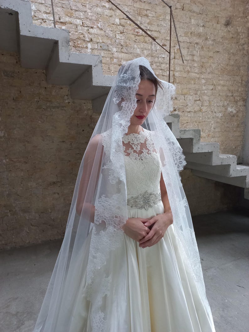 Сathedral veil lace veil trim Wedding veil chantilly lace veil Spanish veil lace trim veil floor length veil Wide mantilla veil lace trim image 4