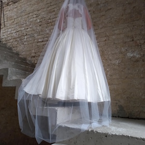 Soft wedding veil Simple bridal veil chapel length veil Cathedral veil length Long wedding veil with clean cut edge Classic wedding veil
