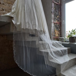 Pearl beaded wedding veil Pearls cathedral veil for classic wedding Pearl wedding veil beaded edge veil fingertip veil with pearls