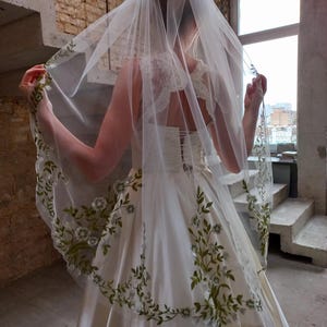 Luxury colorful floral veil with floral embroidery veil bridal green leaves lace colored veil with embroidered flowers and green leaves