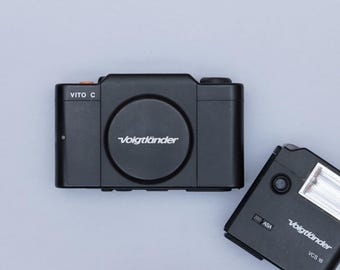 Voigtlander Vito C Kompaktowy aparat fotograficzny typu „point and shoot” 35 mm z lampą błyskową VCS 18 i pudełkiem