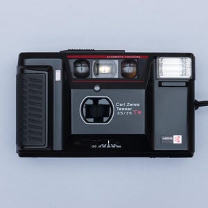 Yashica T AF Carl Zeiss Tessar 35mm Compact Film Camera