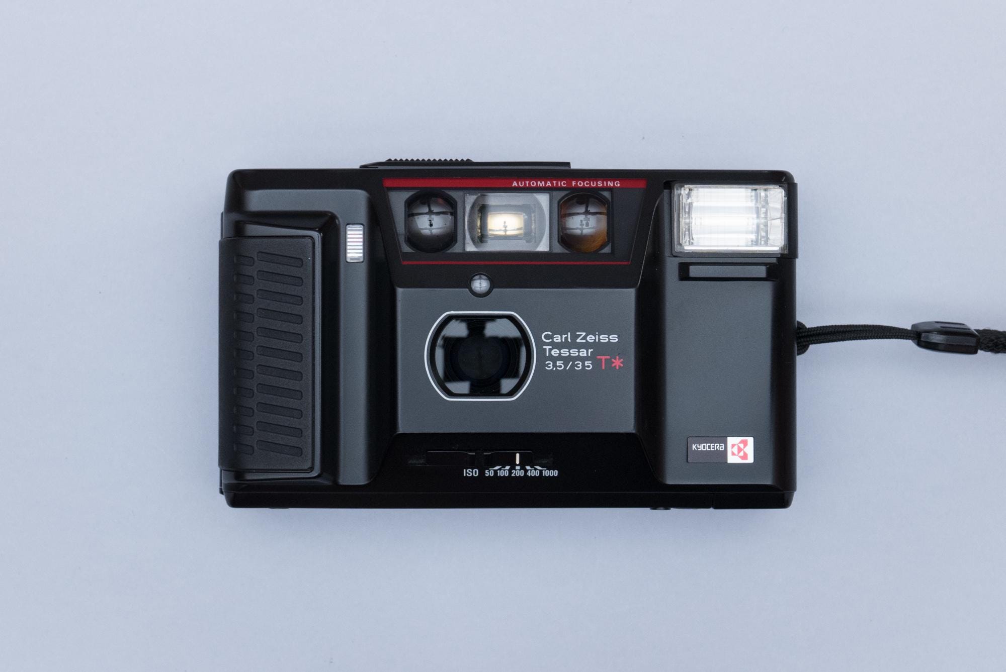 フィルムカメラ KYOCERA T AF-D Carl Zeiss Tessar 3.5/35 フィルムカメラ KYOCERA T AF-D Carl Zeiss Tessar 3.5/35