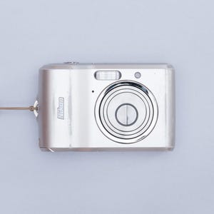 Nikon Coolpix L18 Compact Y2K Digital Camera
