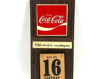 Vintage 1978 Coca Cola Perpetual Wall Calendar Mirro-Products Faux Wood Grain