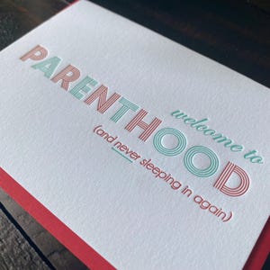 Süße neue Baby Letterpress Karte | Lustig Erwartet | Babyparty | Willkommen in der Elternschaft und nie wieder ausschlafen | Umweltfreundliche Verpackung