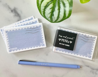 60 Purple Stamp Minis™ – Flaches Notizkarten-Set – Taschenerinnerungen – Liebesbotschaften – Minikarten – Beilegekarten – Mittagspausennotizen – Winzige Lesezeichen