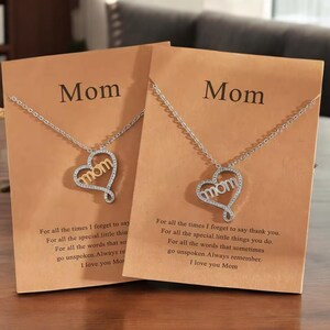 Collar con colgante de corazón para mamá - Joya con letras de circonita - Baño de oro y plata de 22 quilates - Regalo de lujo para el Día de la Madre con tarjeta de felicitación - Cadena para clavícula
