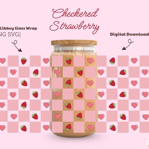 Schattig geruit Libbey-glas png-svg, roze geruit glasfolie, ontwerp aardbeibeker, roze hartbeker wrap, ijskoffie Libbey-glas png