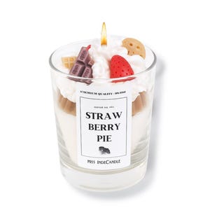 Strawberry Pie / Summer Scented Candle in a Glass Dessert Candle/Soy Wax/Gift/Candles/Personalized/Handmade/Vegan/Decoration/Approx. 250g