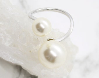 Calypso Modern Pearl Ring, Birthday Gift for Her, June Birthstone Ring, Bridesmaid Gift, Adjustable Ring, Pearl Jewelry, Birthstone Ring