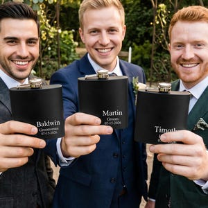 Personlig mumspipa för marskalkar, graverad 170 ml rostfri pista, present till best man, svart pistavsset för män, bröllopspresenter till honom