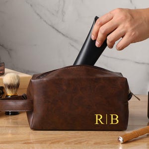 Personalized Embroidered Toiletry Bag, Men Leather Dopp Kit, Groomsmen Gift Bags, Custom Name Initial Wash Bag, Christmas Gift for Him