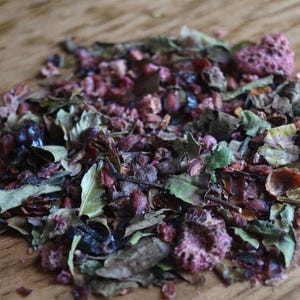 Pomegranate White Loose Leaf Tea- Fruity Tea, White Tea, Tea Blends, Contains Caffeine, Pomegranate Tea, Rose Hips, Berry Tea, Fruit Flavors