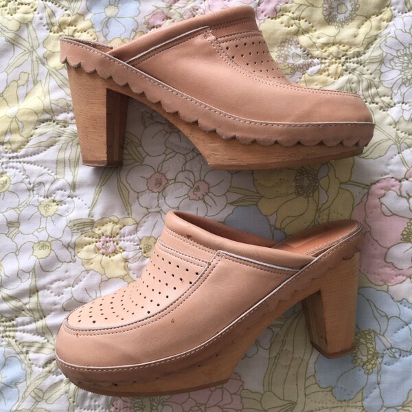 Vintage Women's Perforated Leather Clogs with Scalloped Edge Detail and Wood Inlay Detail