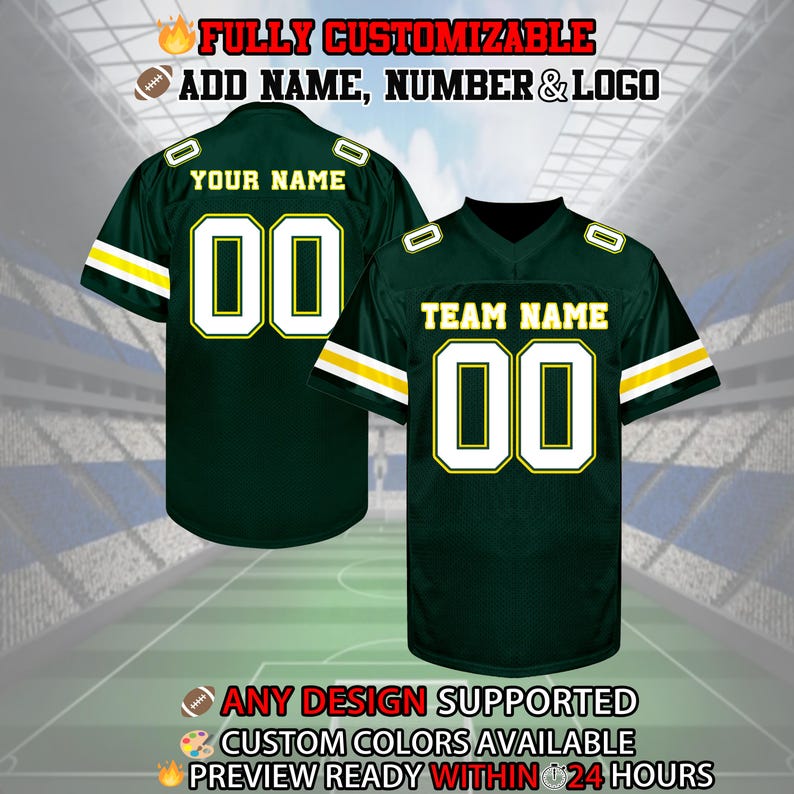 Pu&ograve; includere: Una maglia da calcio verde e gialla personalizzabile con il testo "FULLY CUSTOMIZABLE" e "ADD NAME, NUMBER & LOGO" in alto. La maglia ha un numero bianco "00" sul retro e il testo "YOUR NAME" sopra. La parte anteriore della maglia ha il testo "TEAM NAME" sopra il numero "00". Il testo "ANY DESIGN SUPPORTED", "CUSTOM COLORS AVAILABLE", e "PREVIEW READY WITHIN 24 HOURS" &egrave; in basso nell'immagine.