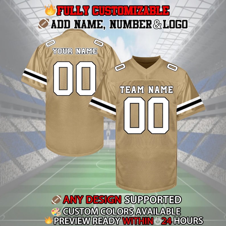 Pu&ograve; includere: Una maglia da football dorata con strisce nere e bianche sulle maniche. La maglia ha un numero bianco "00" sul davanti e sul retro. Il testo "TEAM NAME" &egrave; sopra il numero sul davanti della maglia. La maglia &egrave; personalizzabile con un nome e un logo.