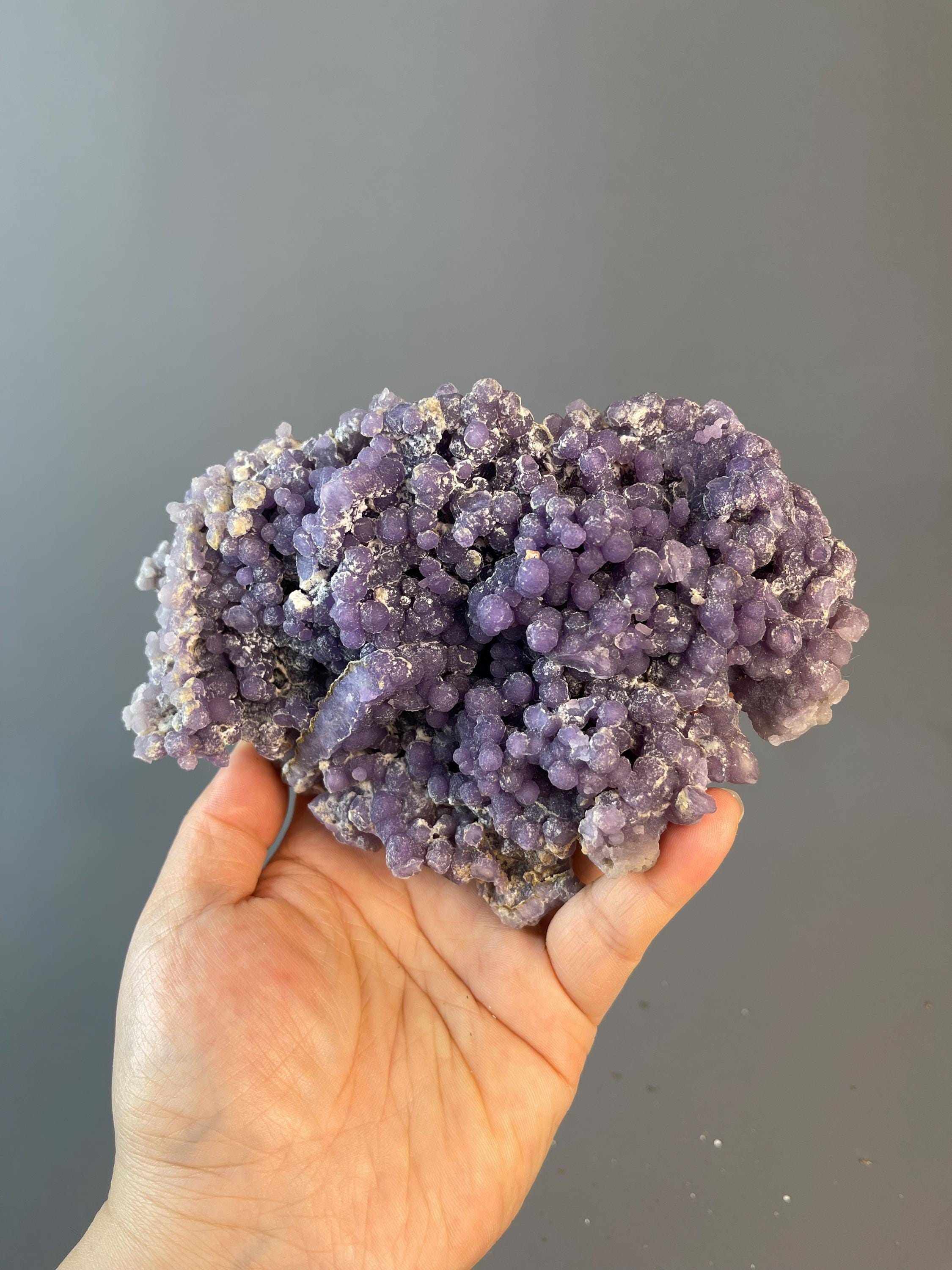 Grape アゲート（瑪瑙） 標本 — 深い 紫 結晶 クラスター — Indonesian