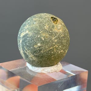 Pocket-Sized Prehnite Cluster: Soothing Green Healing Crystal for Meditation and Serenity