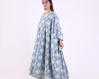 Bata de paciente de algodón suave – Transpirable, lavable, unisex. Ropa de hospital y recuperación.