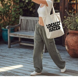 Lokal verhasst | Schicke Baumwoll-Einkaufstasche für jeden Anlass, Strandtasche, umweltfreundliche Tasche, stilvolle Einkaufstasche, Arbeitstasche, Büchertasche