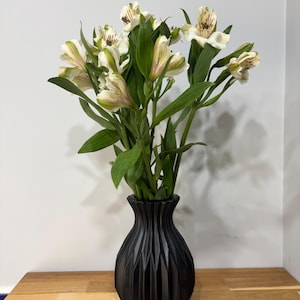 Minimalist 3D Printed Vase for Home Decor