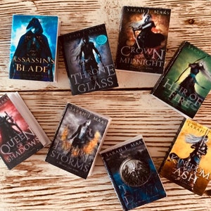 Hello, Witchling - set of 8 handmade miniature books – TOG inspired – Throne of Glass book series (original covers)