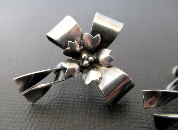 Antique Sterling Silver Bow Earrings, Art Deco Fl… - image 4